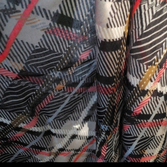 Vera Bradley multi color print scarf NWT - Picture 4 of 5